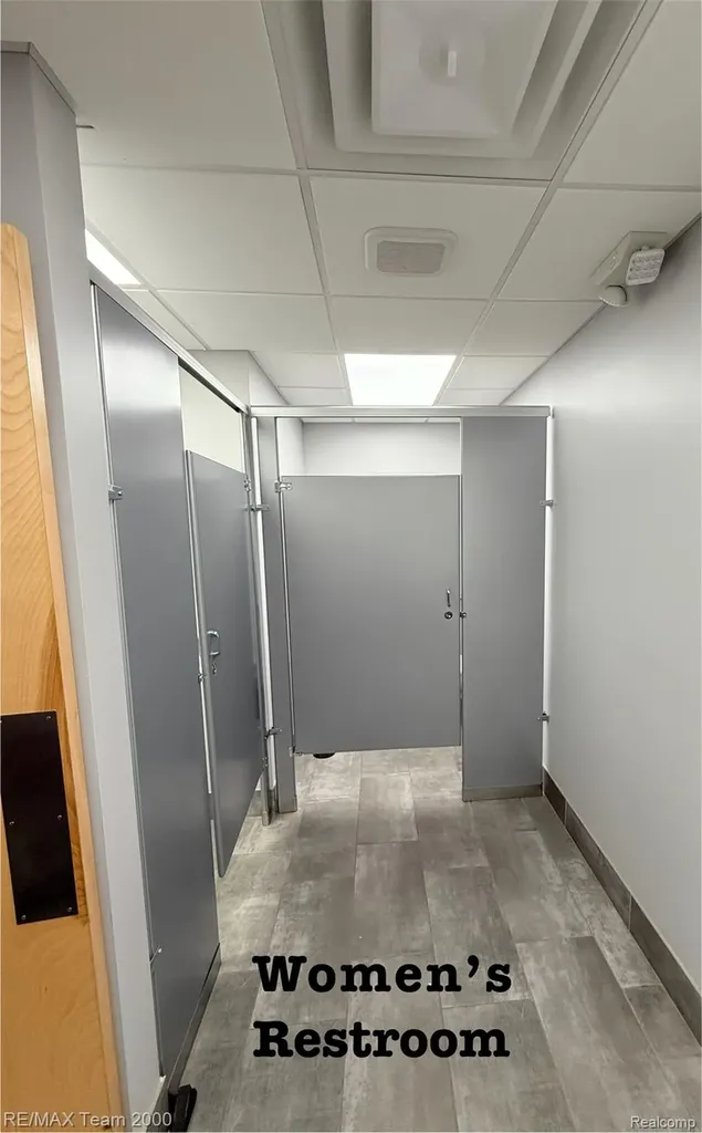 28975 Grand River Avenue Farmington City MI 48336