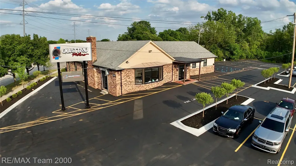 28975 Grand River Avenue Farmington City MI 48336