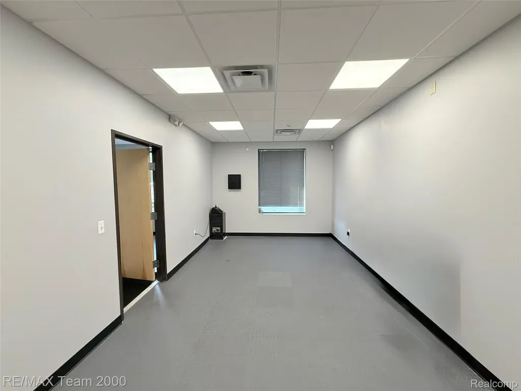 28975 Grand River Avenue Farmington City MI 48336