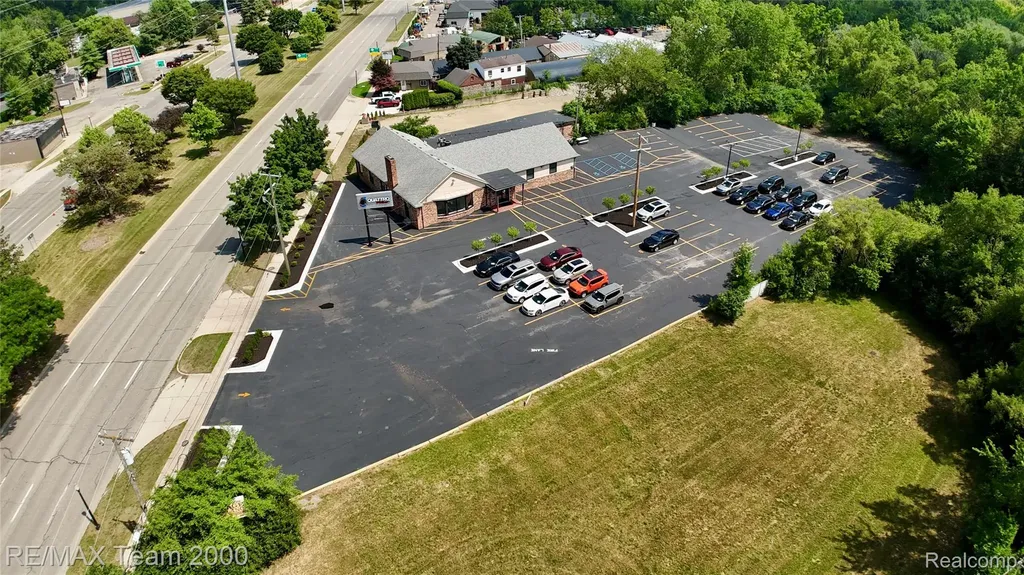 28975 Grand River Avenue Farmington City MI 48336