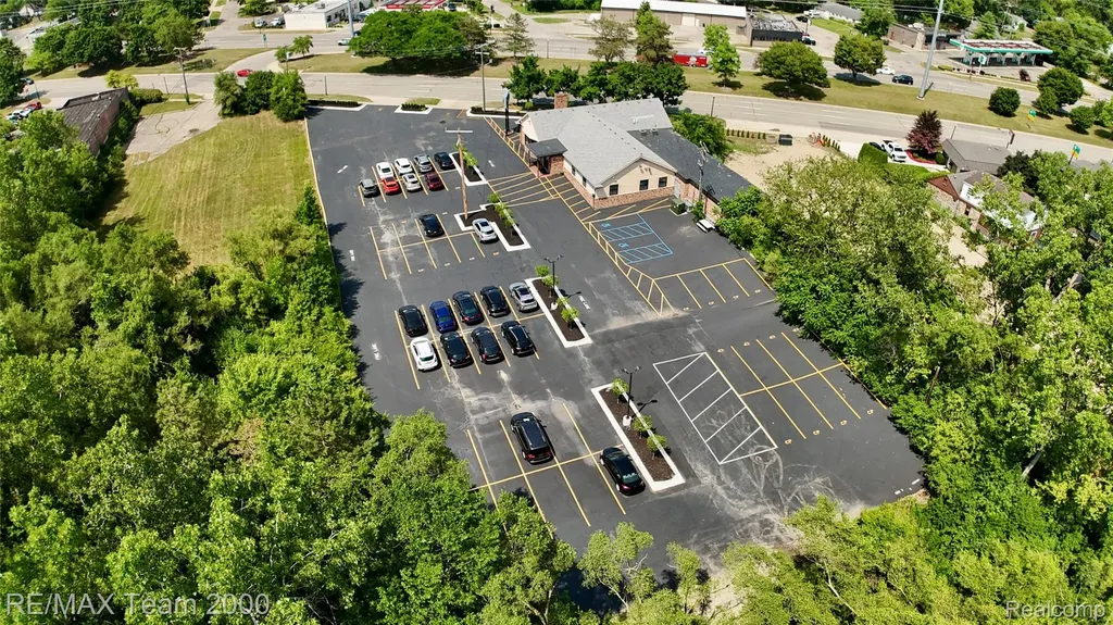 28975 Grand River Avenue Farmington City MI 48336