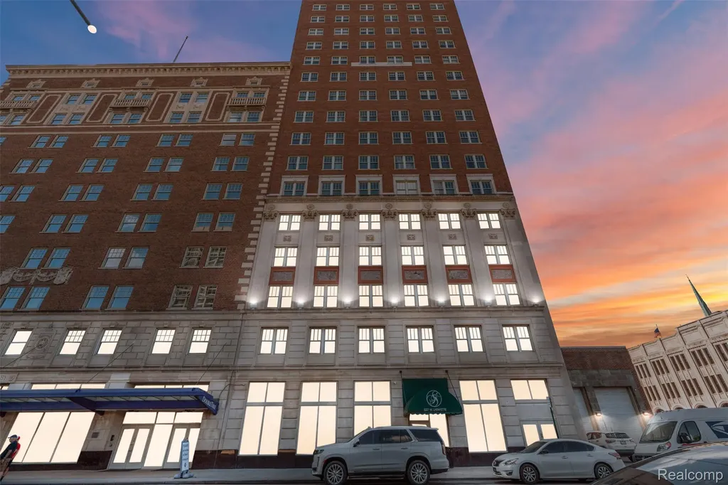 525 W Lafayette Boulevard Detroit City MI 48226