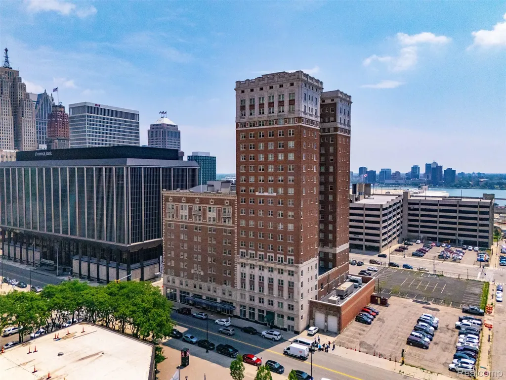 525 W Lafayette Boulevard Detroit City MI 48226