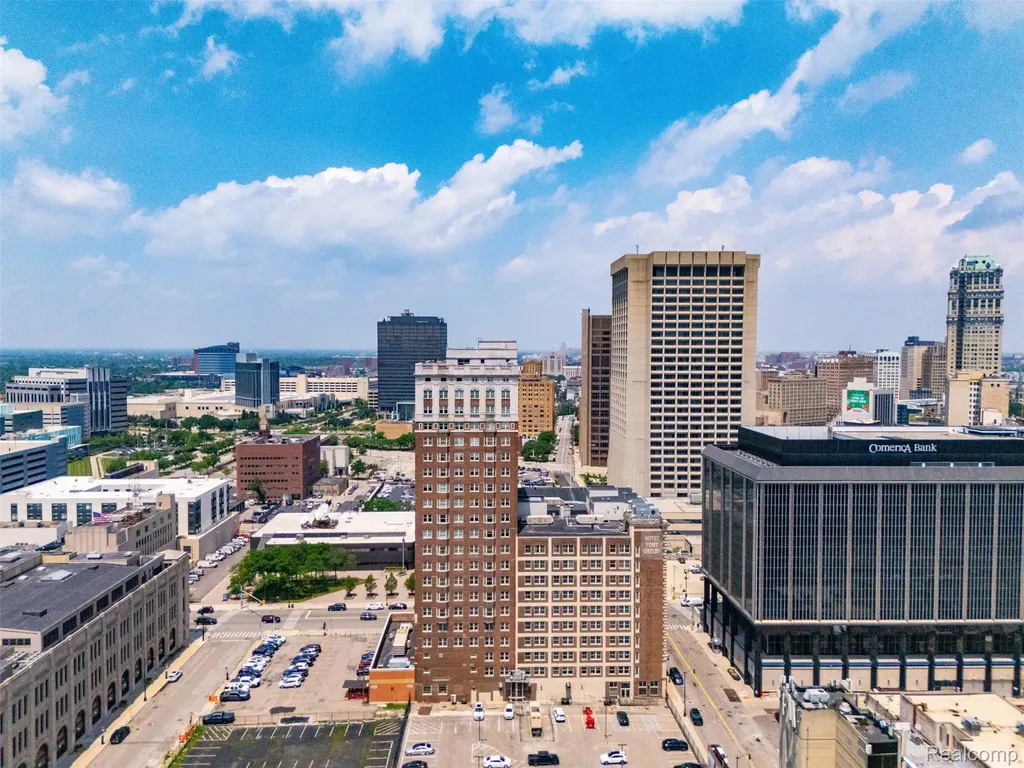 525 W Lafayette Boulevard Detroit City MI 48226