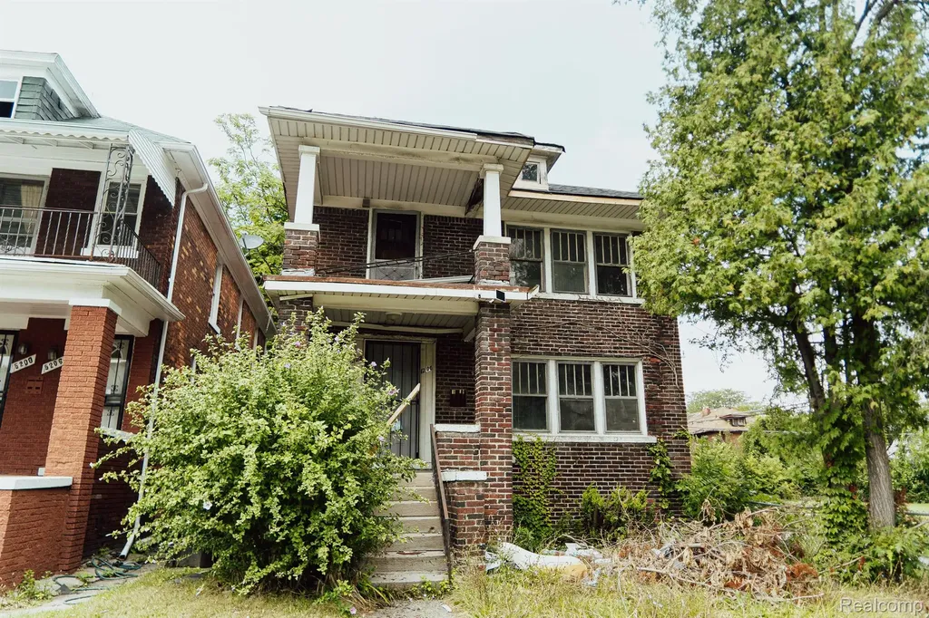 5200 Maplewood Street Detroit City MI 48204