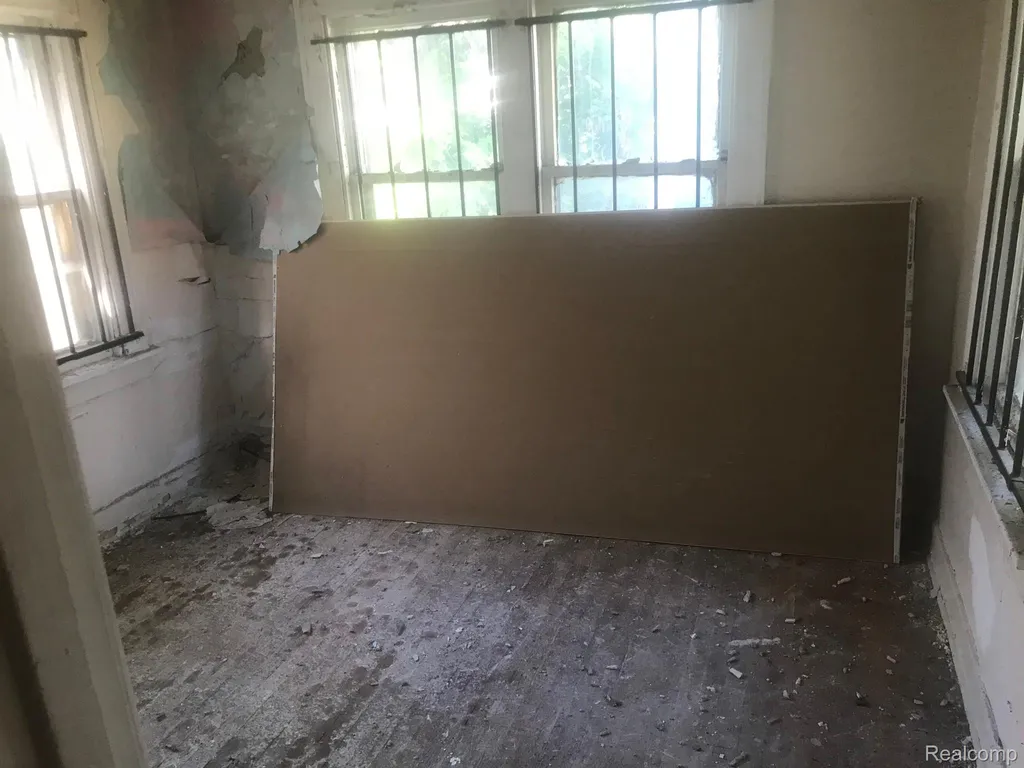 5200 Maplewood Street Detroit City MI 48204