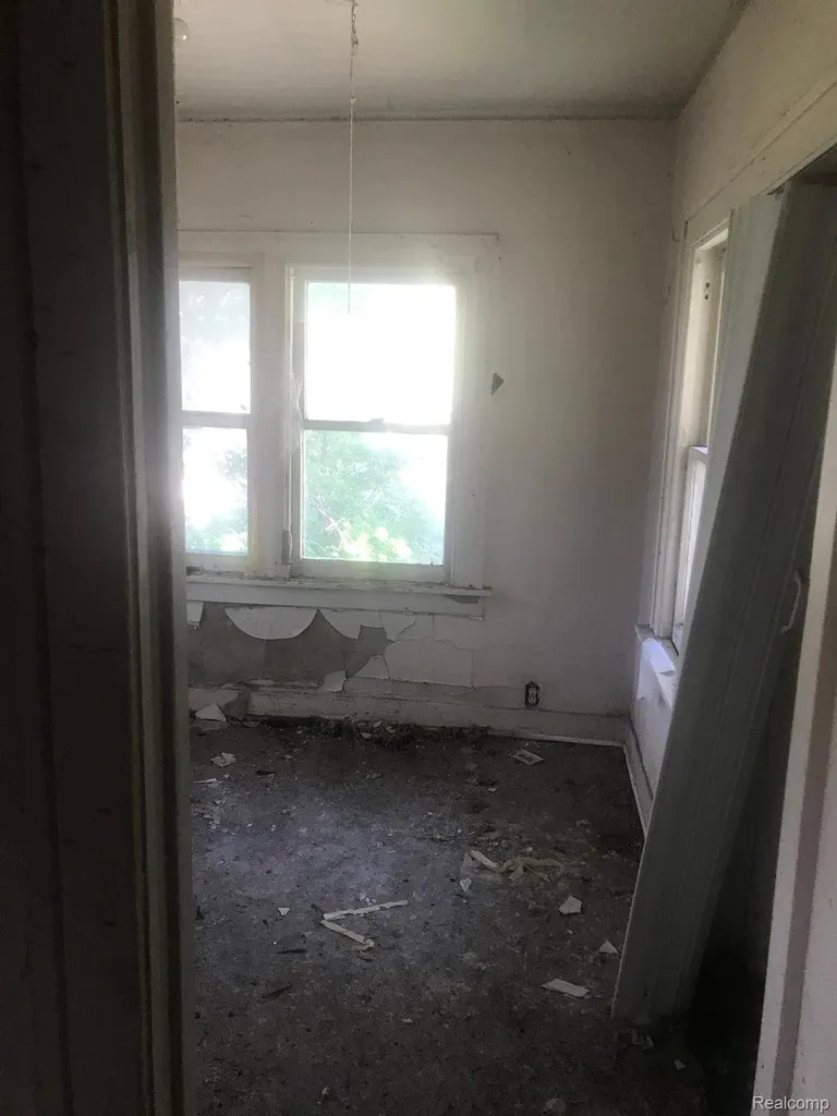 5200 Maplewood Street Detroit City MI 48204
