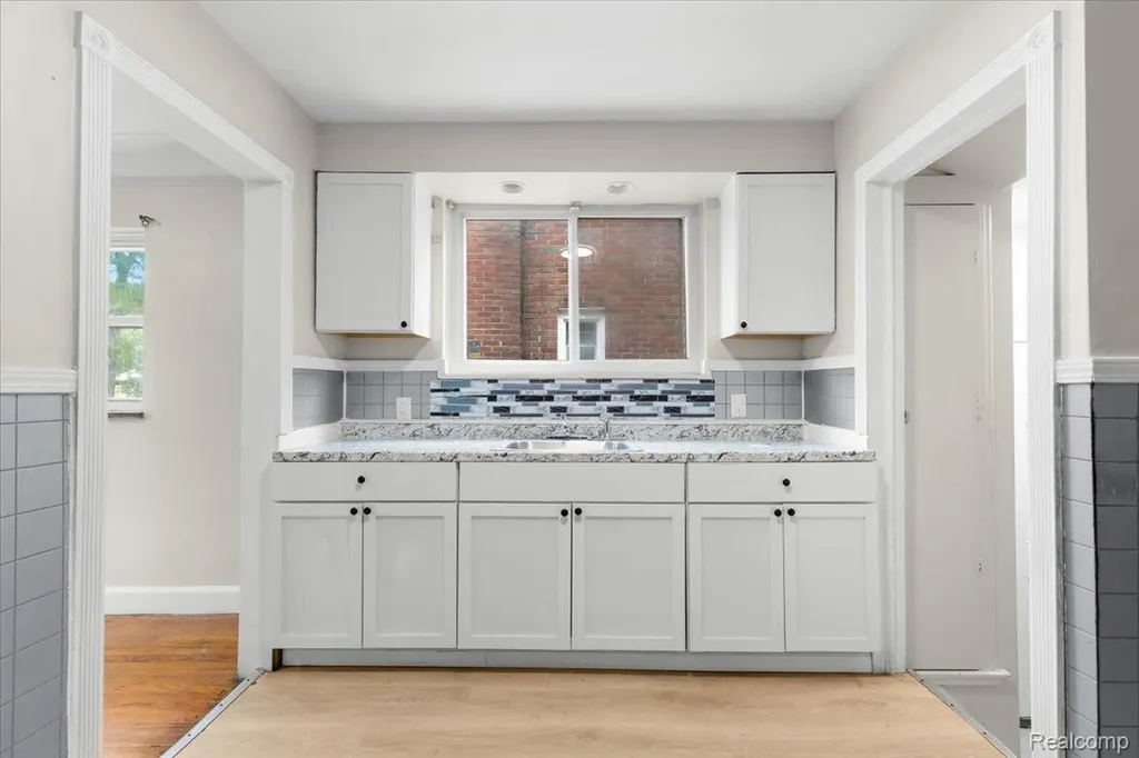 11110 Wayburn Street Detroit City MI 48224
