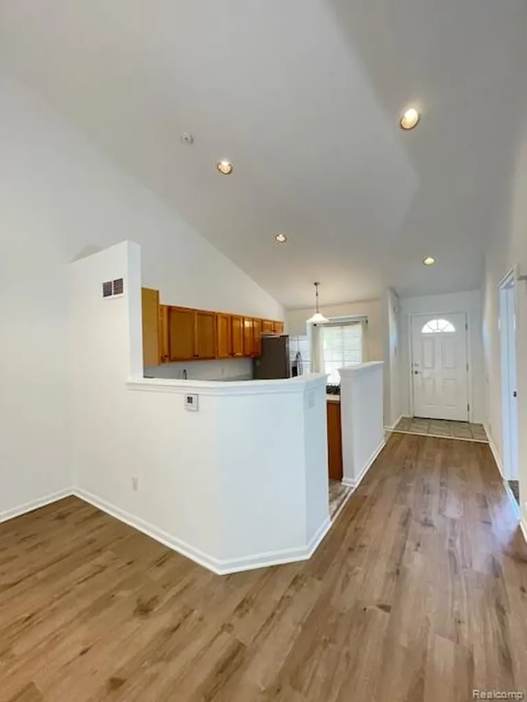 30885 Lee Frank Lane Madison Heights City MI 48071