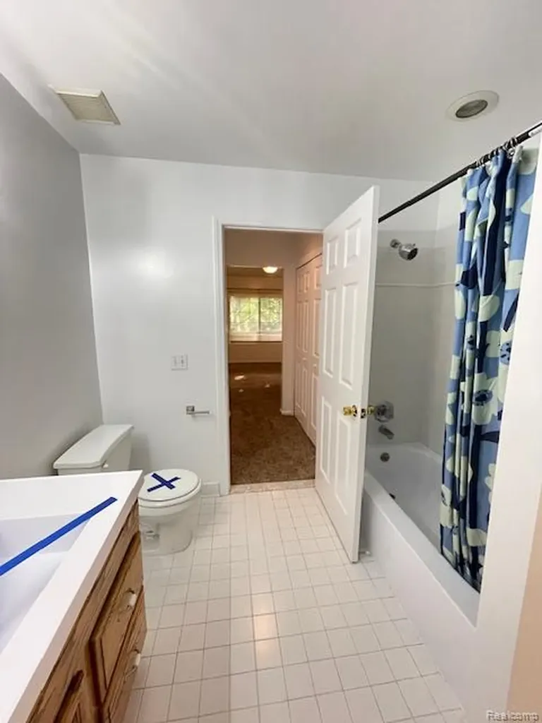 30885 Lee Frank Lane Madison Heights City MI 48071