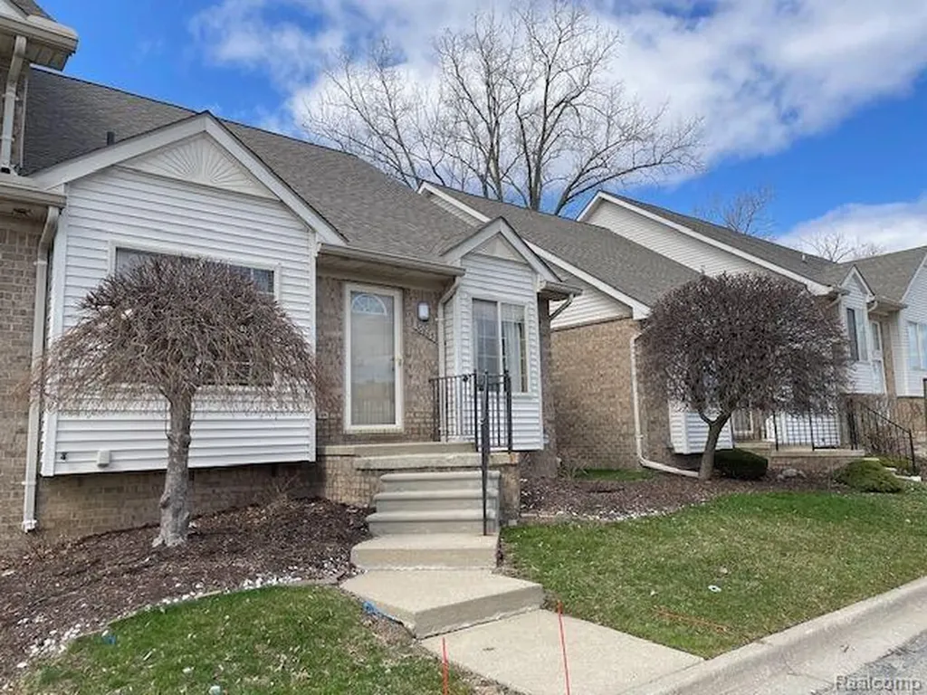 30885 Lee Frank Lane Madison Heights City MI 48071
