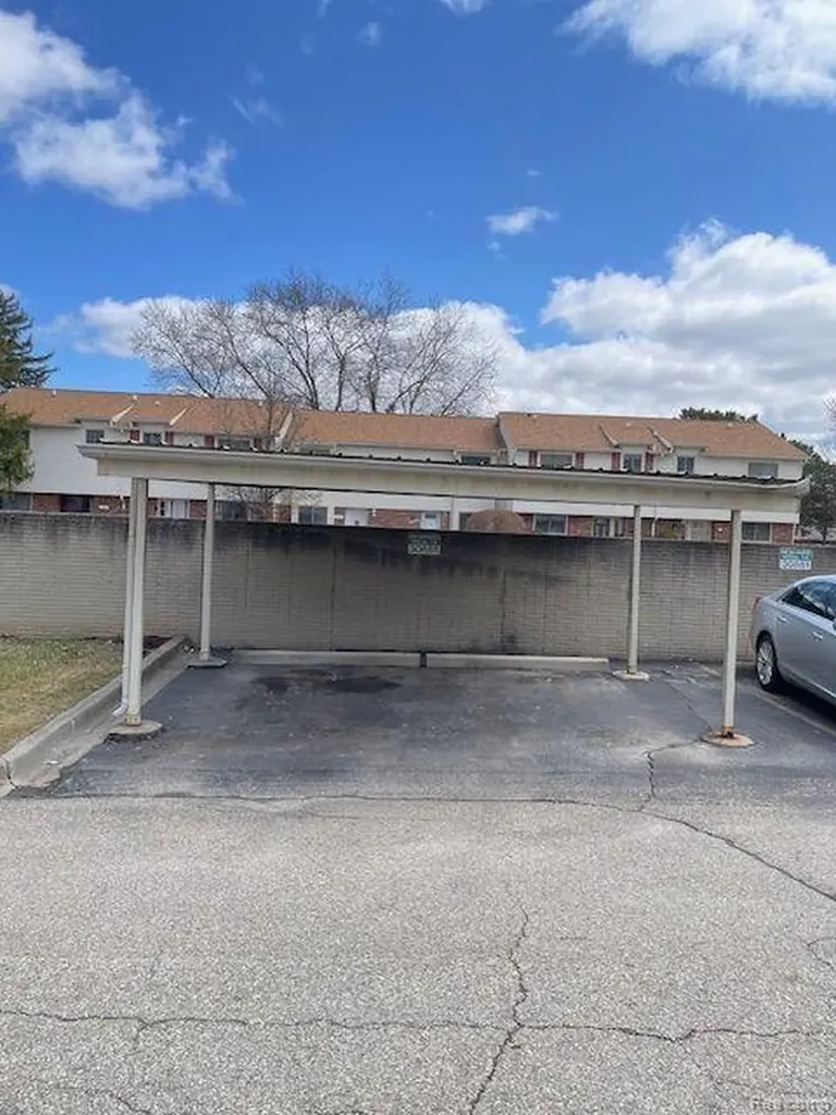 30885 Lee Frank Lane Madison Heights City MI 48071