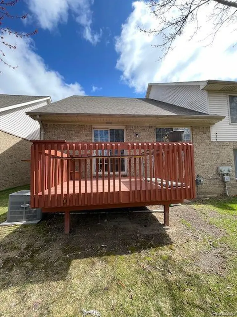 30885 Lee Frank Lane Madison Heights City MI 48071