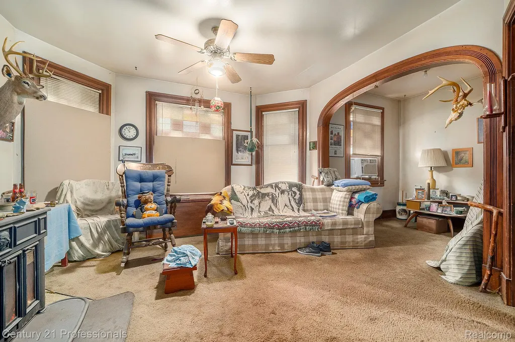 428 East Street Rochester City MI 48307