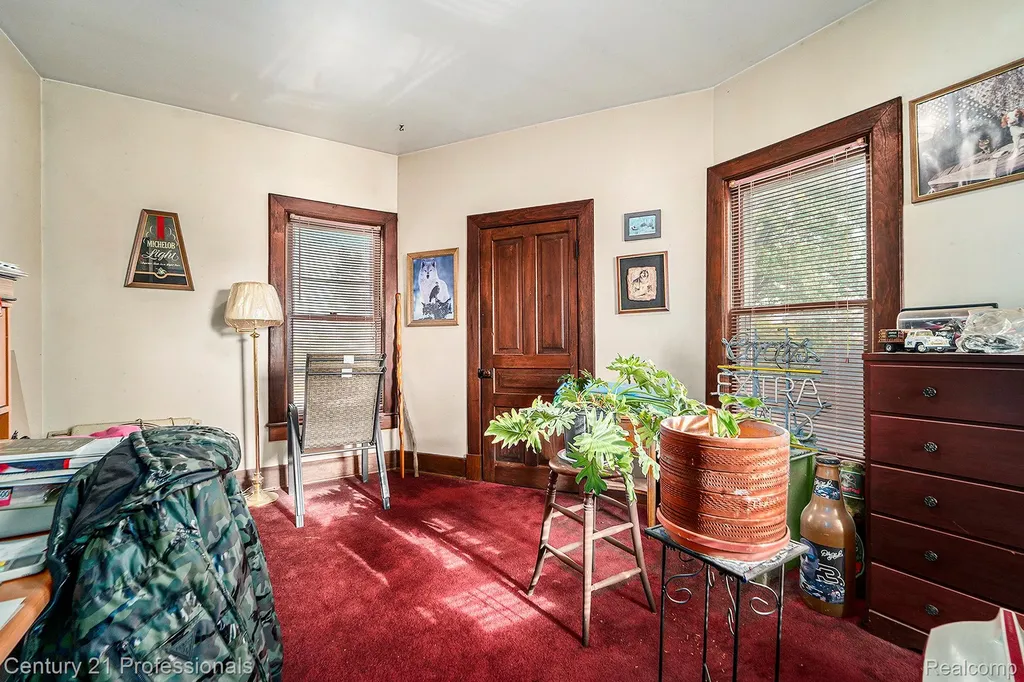428 East Street Rochester City MI 48307