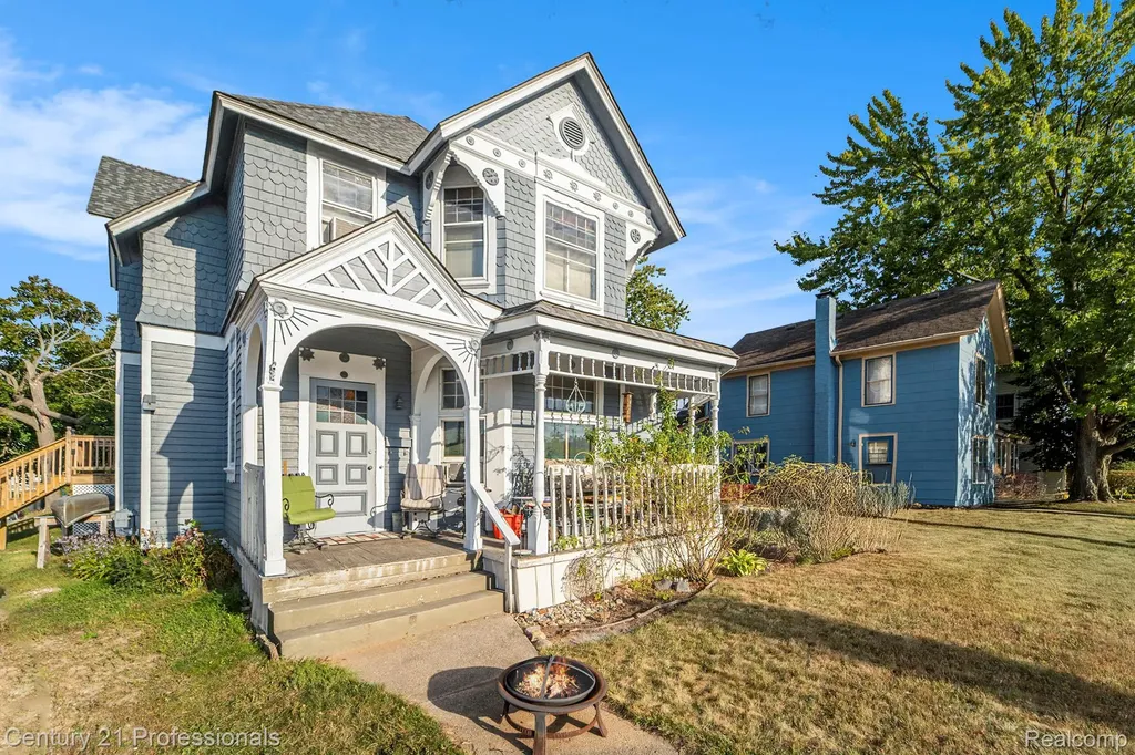428 East Street Rochester City MI 48307