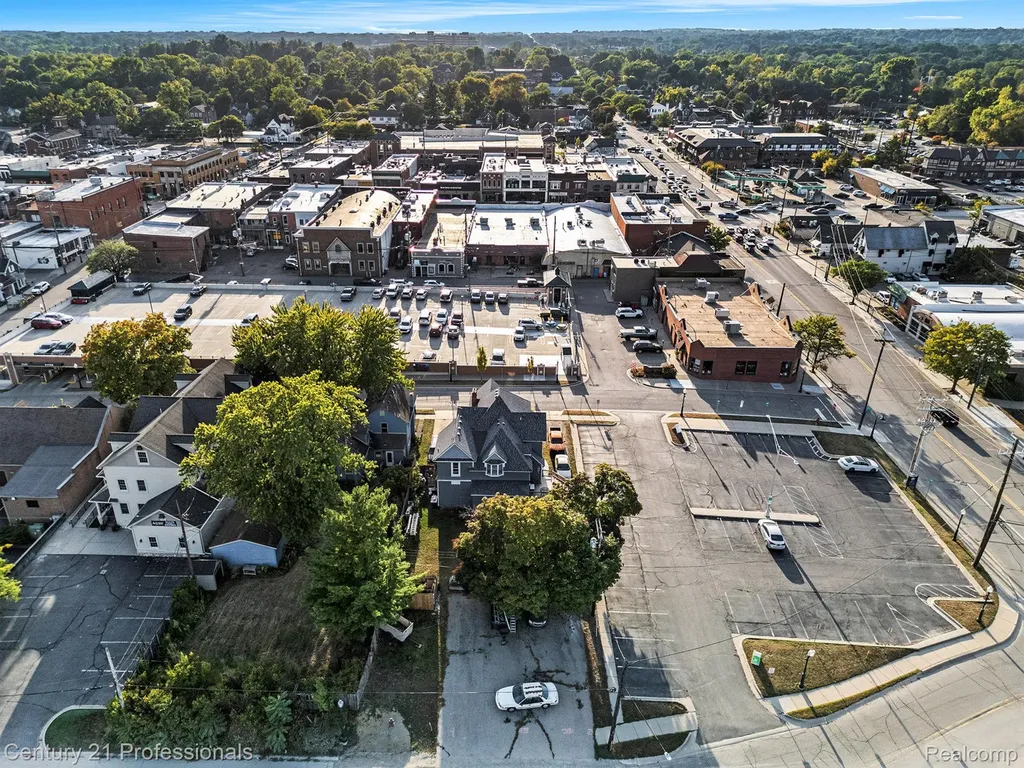 428 East Street Rochester City MI 48307