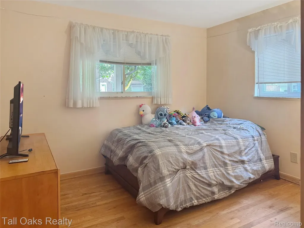 10 Wenonah Drive Pontiac City MI 48341