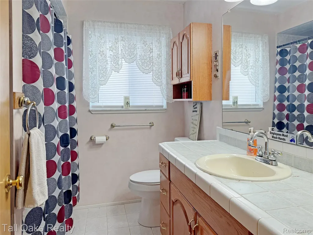 10 Wenonah Drive Pontiac City MI 48341