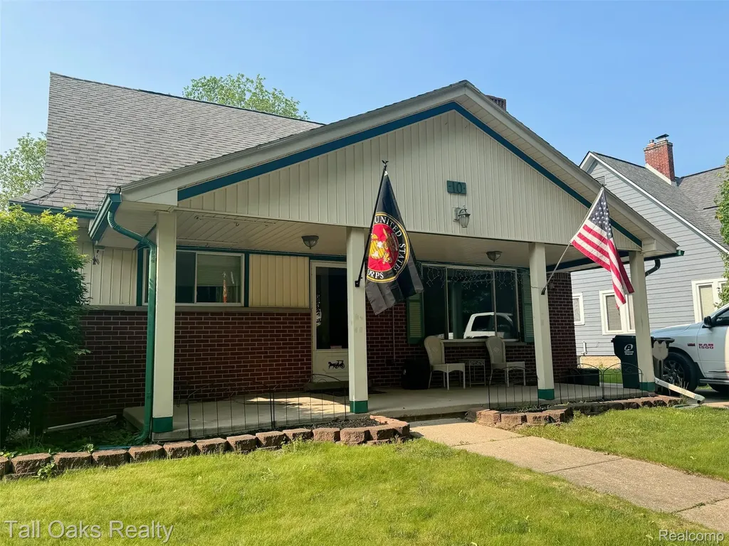10 Wenonah Drive Pontiac City MI 48341