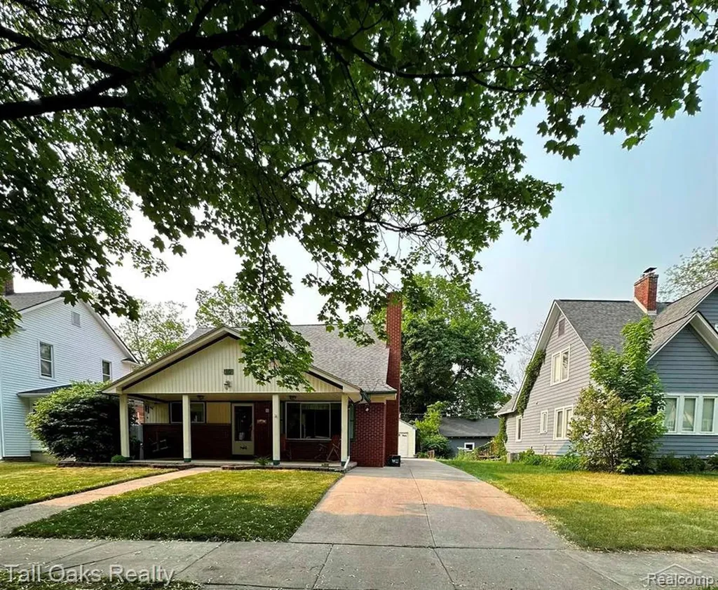 10 Wenonah Drive Pontiac City MI 48341