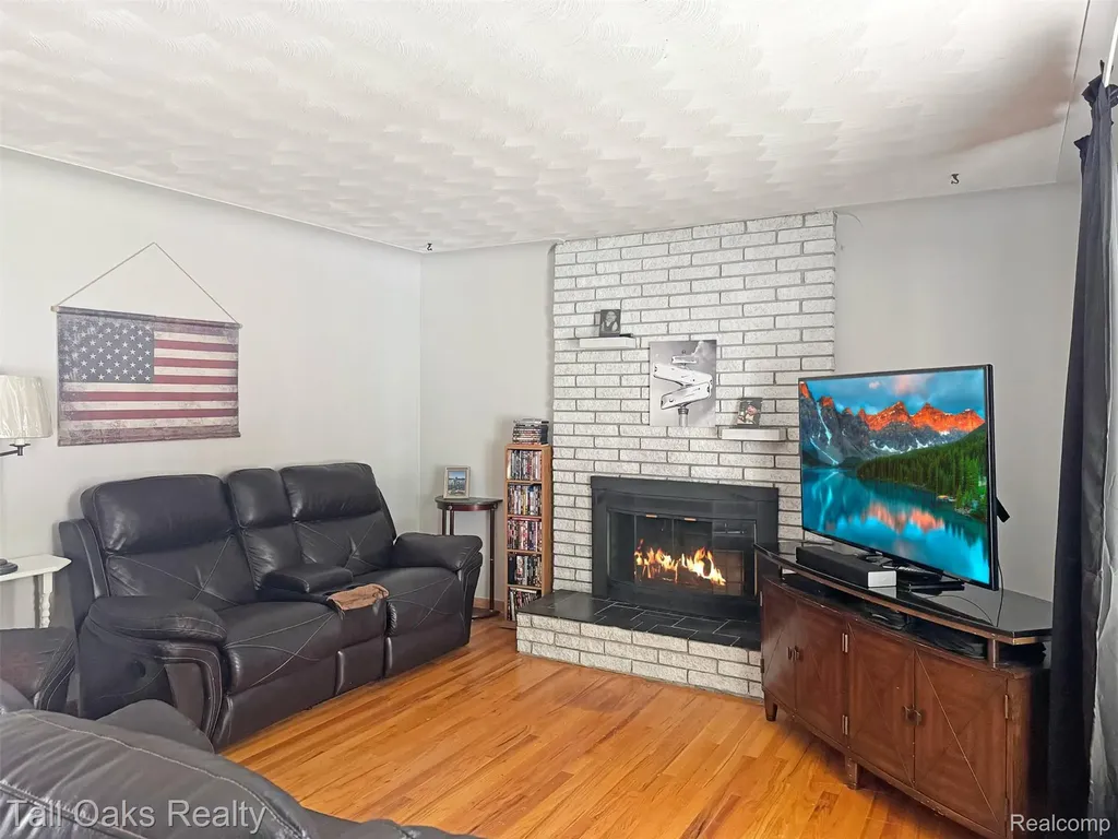 10 Wenonah Drive Pontiac City MI 48341