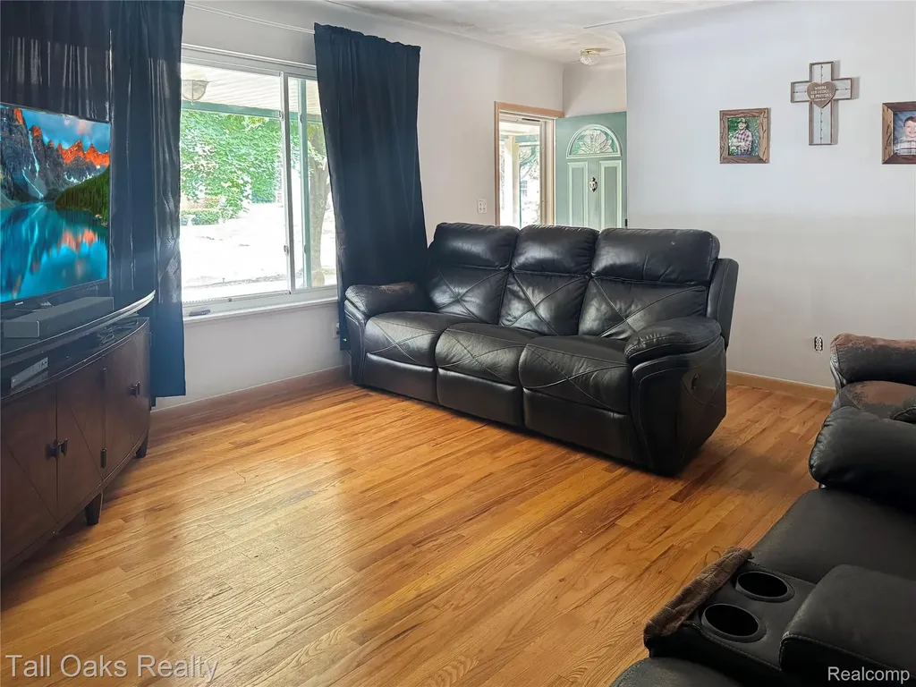 10 Wenonah Drive Pontiac City MI 48341