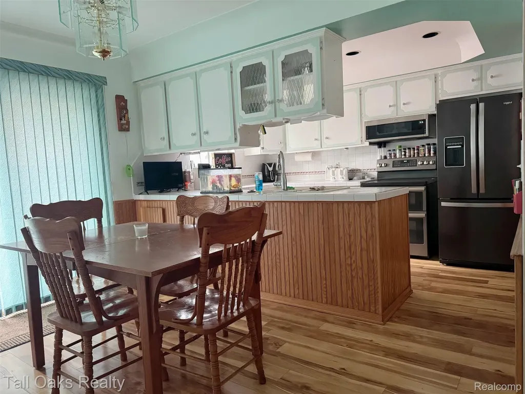 10 Wenonah Drive Pontiac City MI 48341