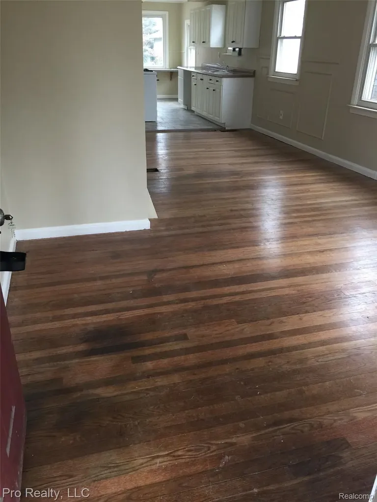 1044 Cloverlawn Avenue Lincoln Park City MI 48146