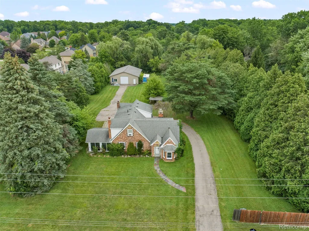 42192 Dequindre Road Sterling Heights City MI 48314
