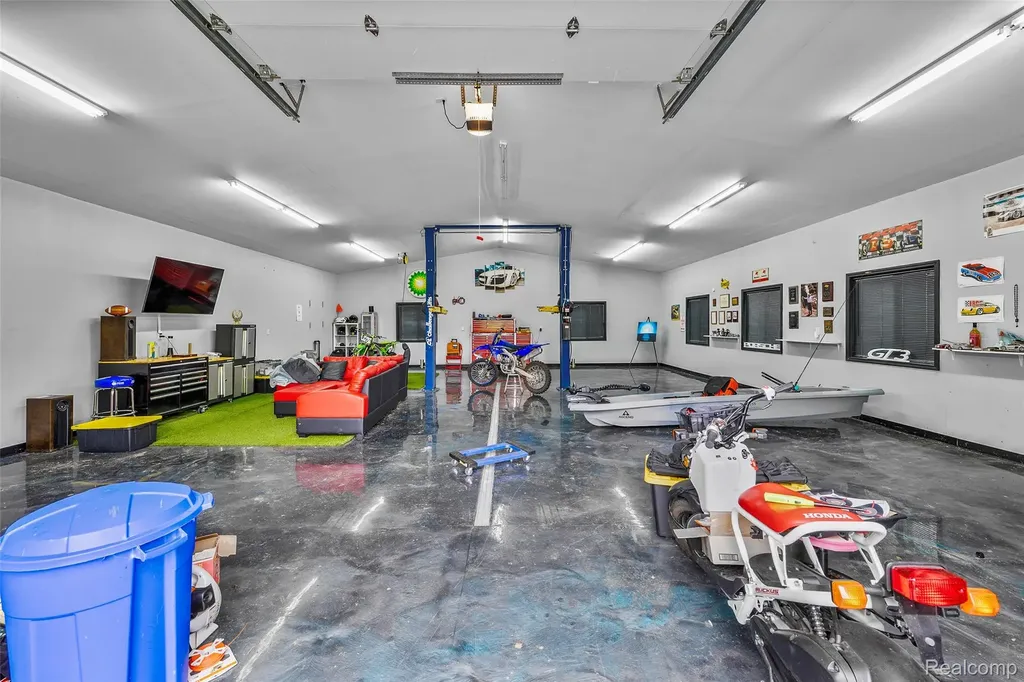 42192 Dequindre Road Sterling Heights City MI 48314