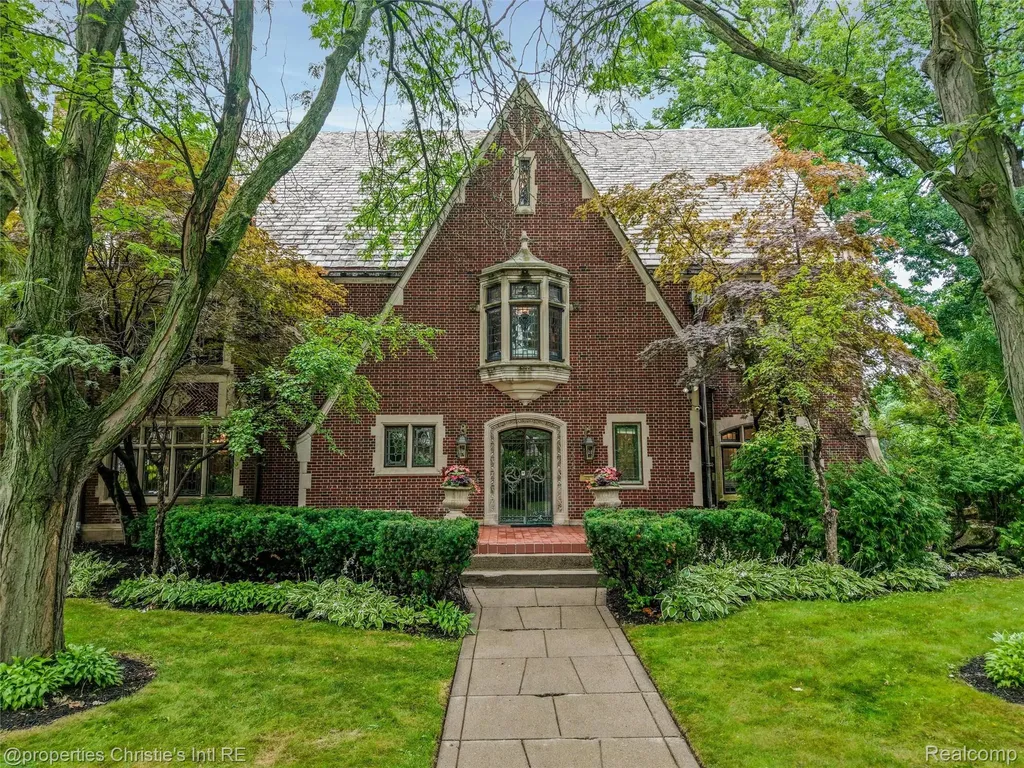 19391 Suffolk Drive Detroit City MI 48203