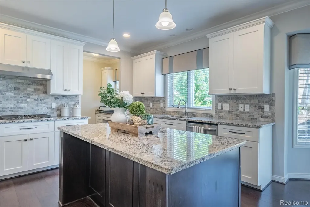 55712 Glenbrooke Drive Shelby Charter Township MI 48316