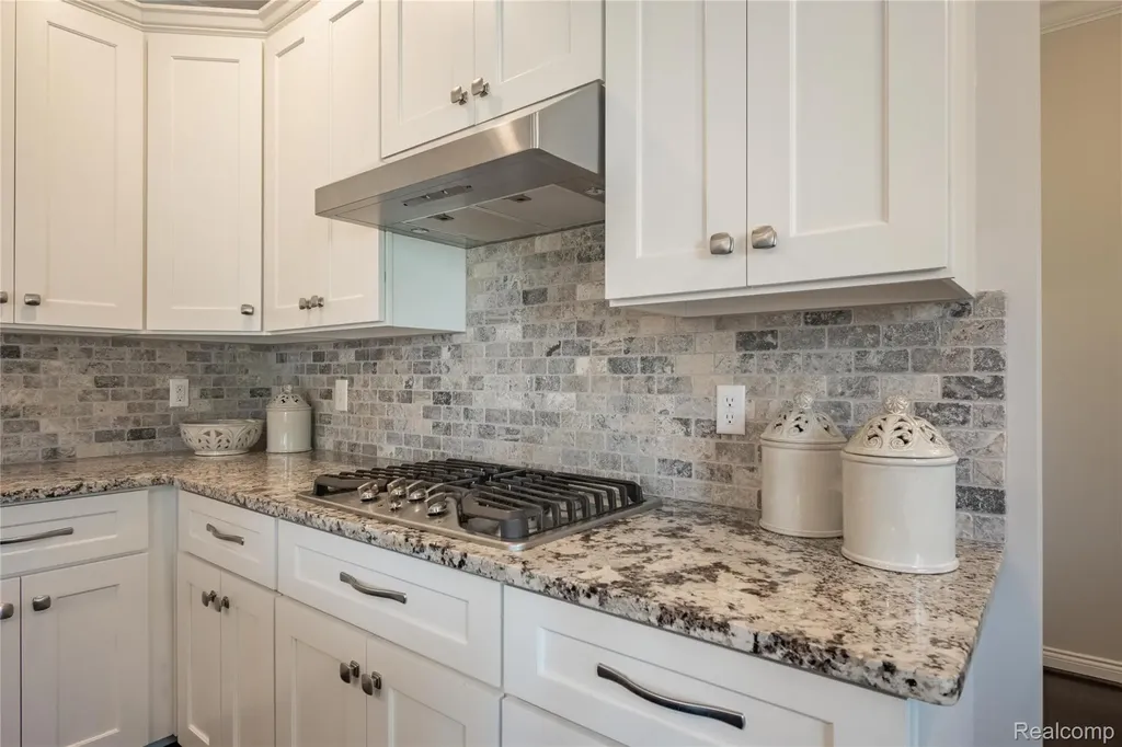 55712 Glenbrooke Drive Shelby Charter Township MI 48316