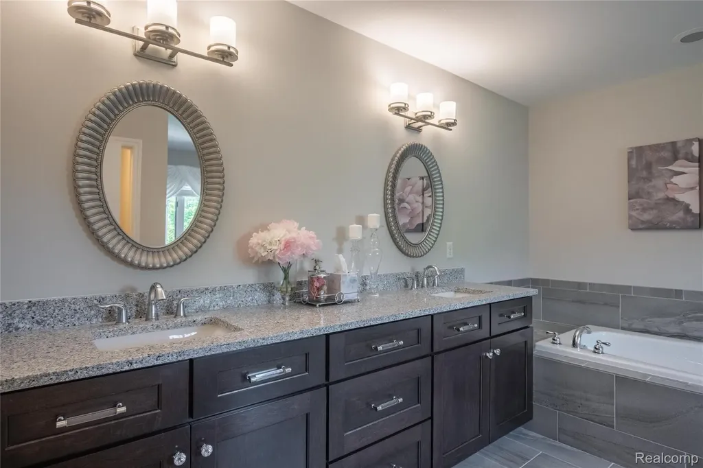 55712 Glenbrooke Drive Shelby Charter Township MI 48316