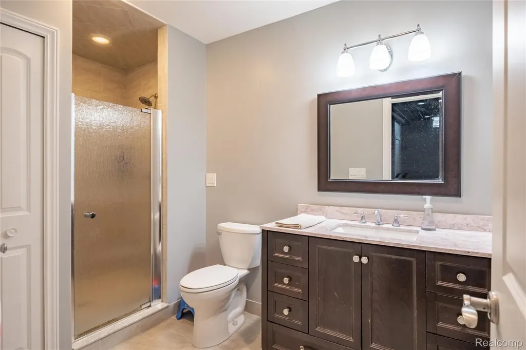 55712 Glenbrooke Drive Shelby Charter Township MI 48316