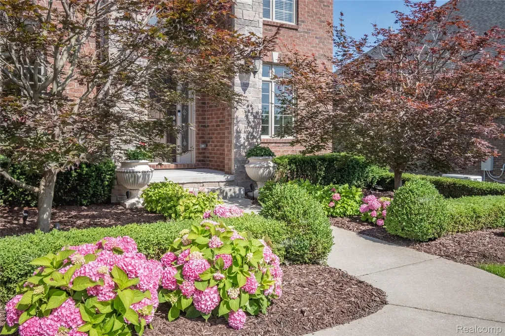 55712 Glenbrooke Drive Shelby Charter Township MI 48316