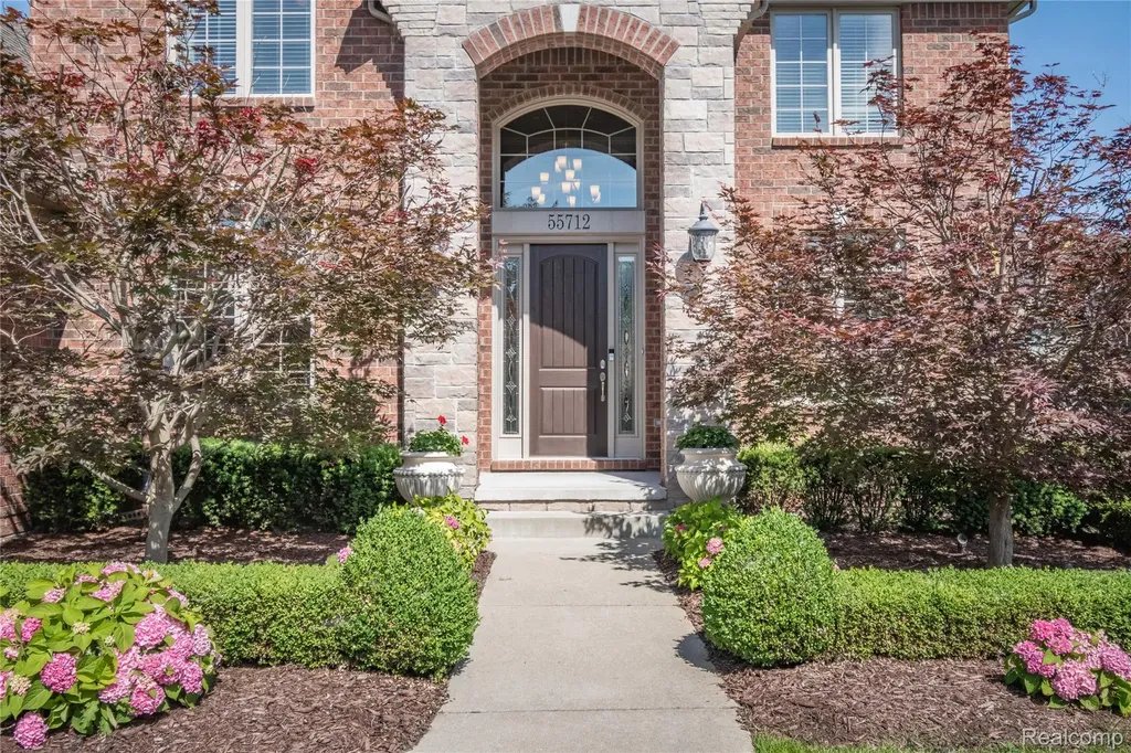 55712 Glenbrooke Drive Shelby Charter Township MI 48316