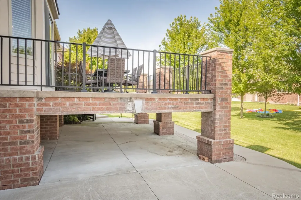 55712 Glenbrooke Drive Shelby Charter Township MI 48316