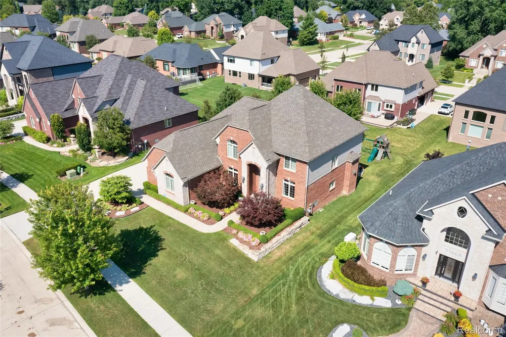 55712 Glenbrooke Drive Shelby Charter Township MI 48316