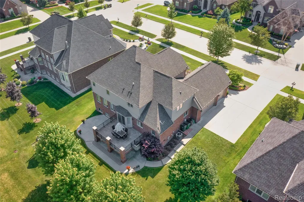 55712 Glenbrooke Drive Shelby Charter Township MI 48316