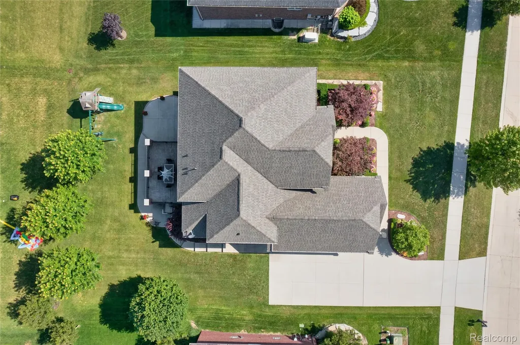55712 Glenbrooke Drive Shelby Charter Township MI 48316