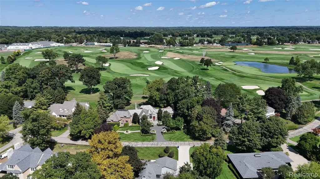3880 Oakland Drive Bloomfield Hills City MI 48301
