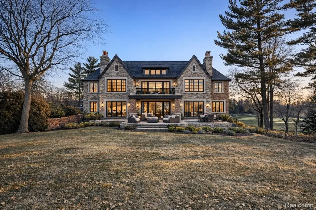 3880 Oakland Drive Bloomfield Hills City MI 48301