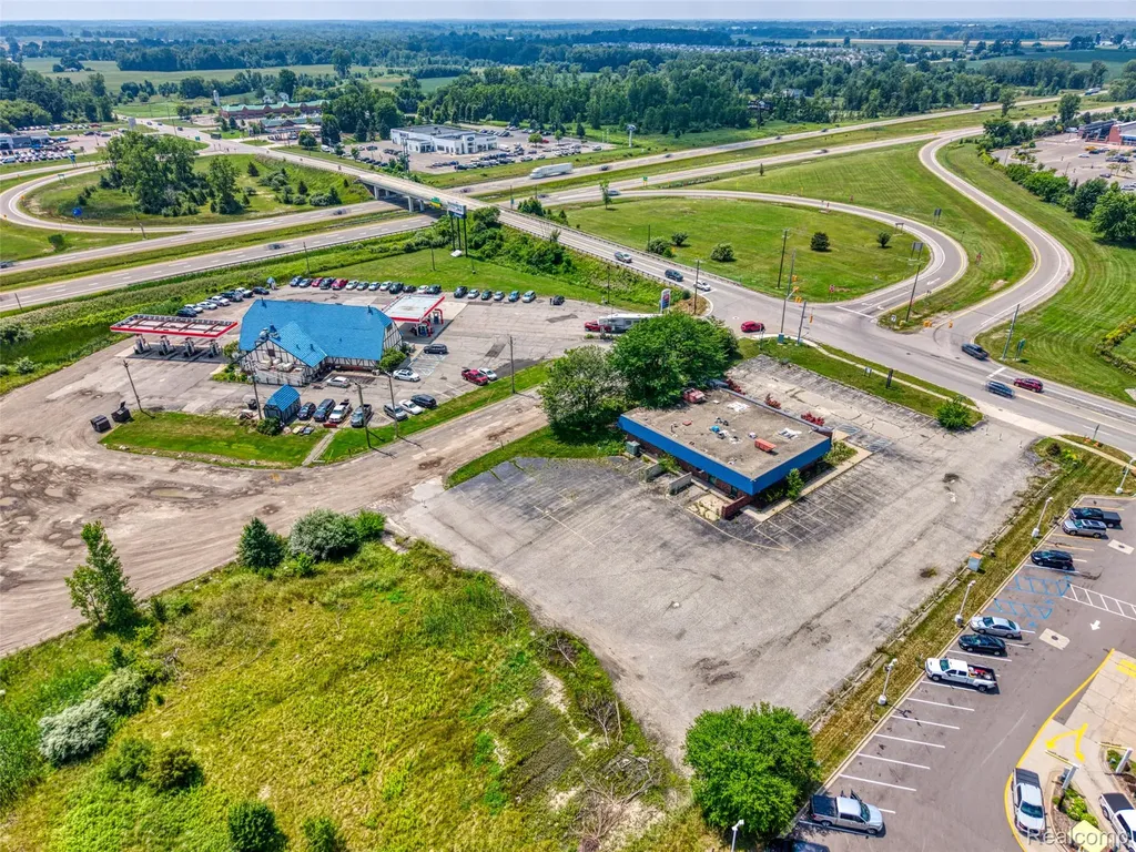 963 S Grand Avenue Fowlerville Village MI 48836