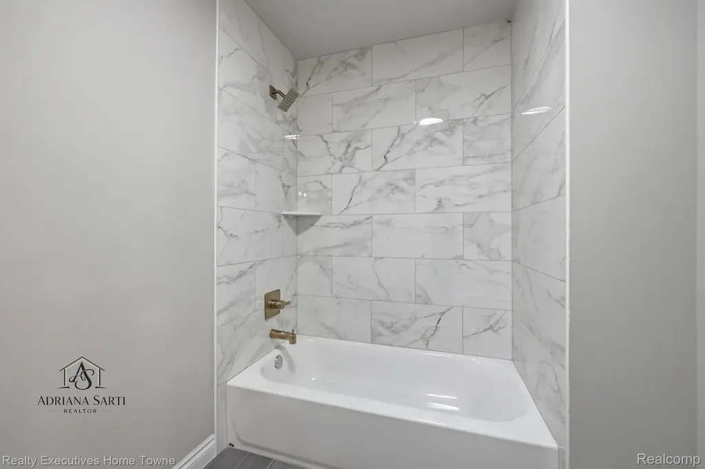 50733 Mistwood Drive Macomb Township MI 48042