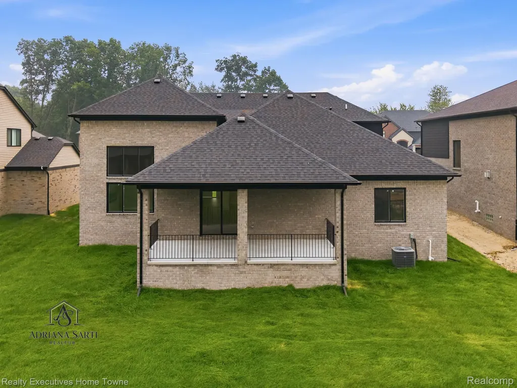 50733 Mistwood Drive Macomb Township MI 48042