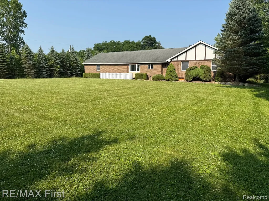 53990 N Foster Road Chesterfield Township MI 48051