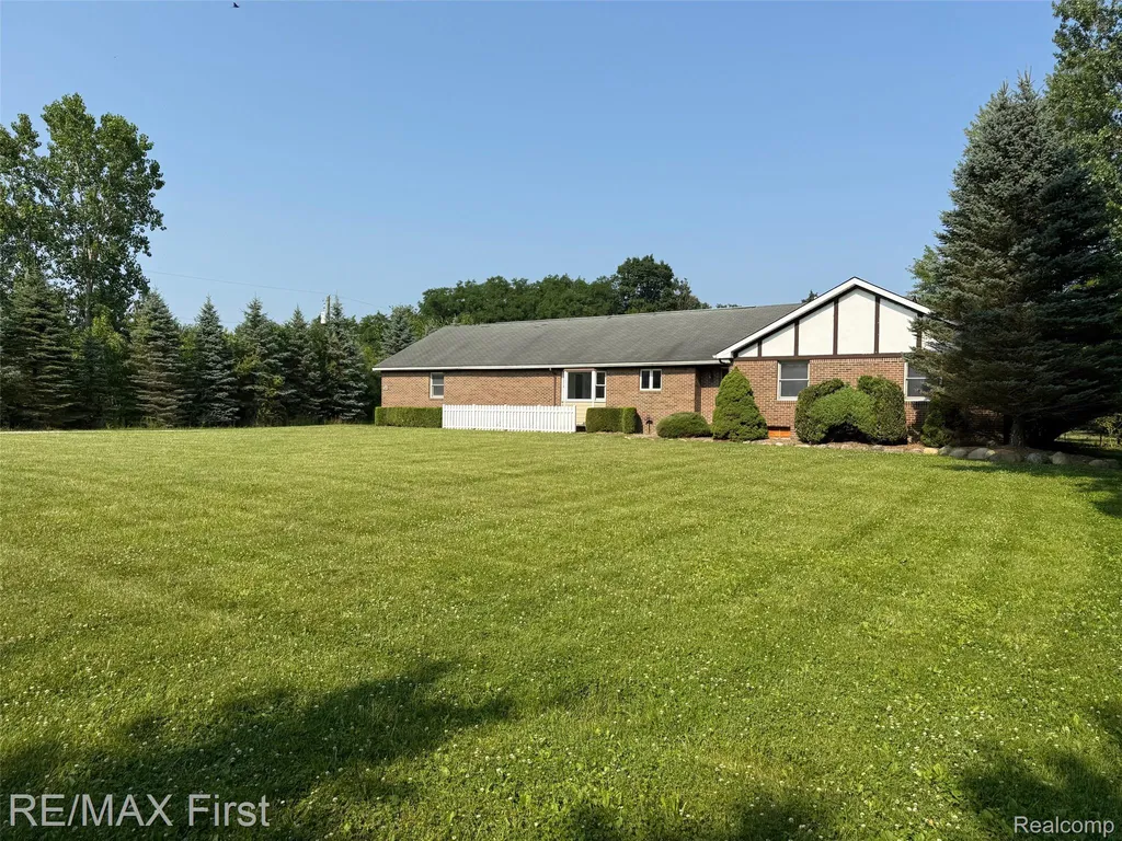 53990 N Foster Road Chesterfield Township MI 48051