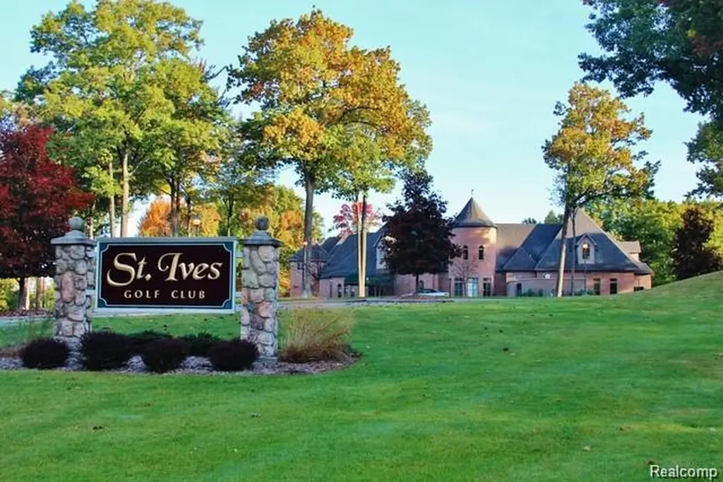 10356 Valley Court Stanwood Village MI 49346